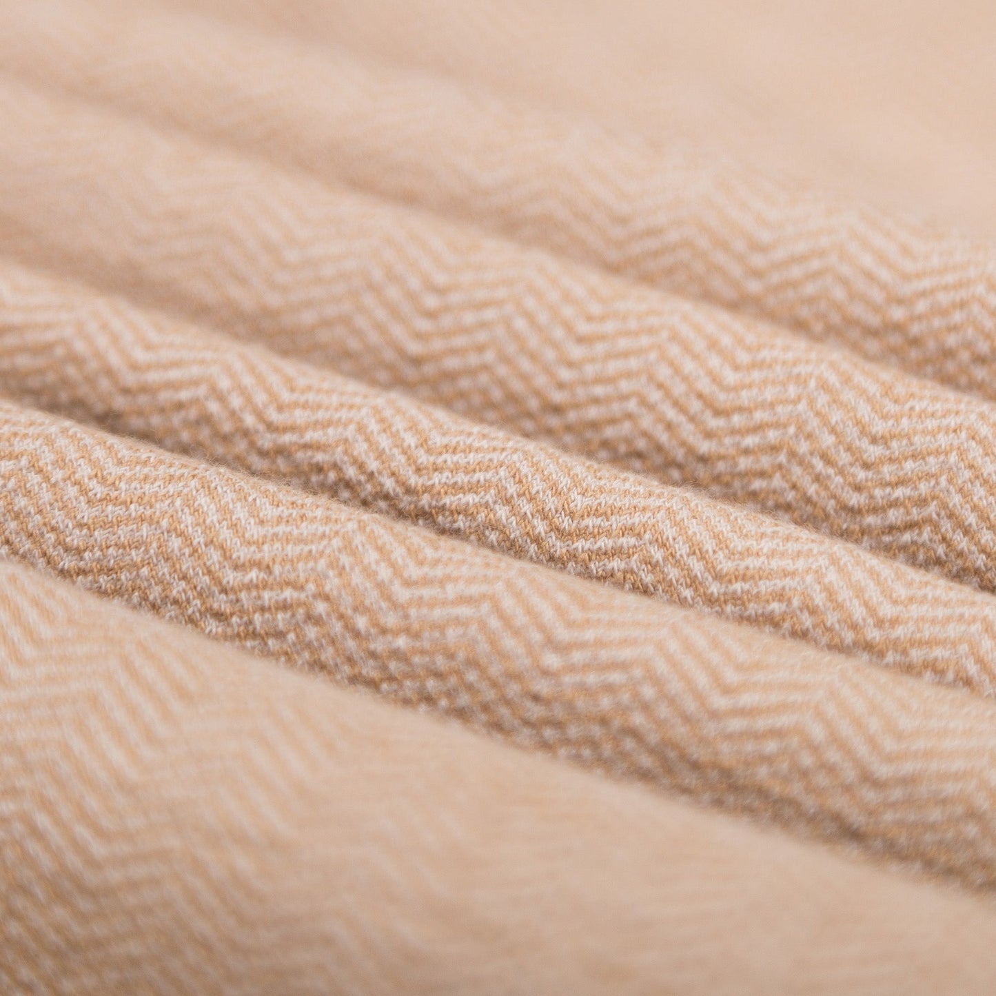 women's herringbone flex shorts | beech wood